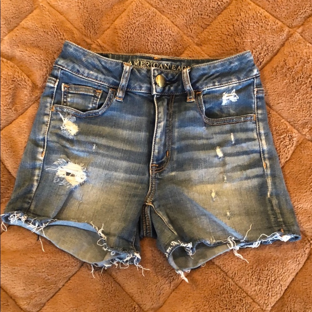 AEO Hi-Rise shortie super stretch “distressed”